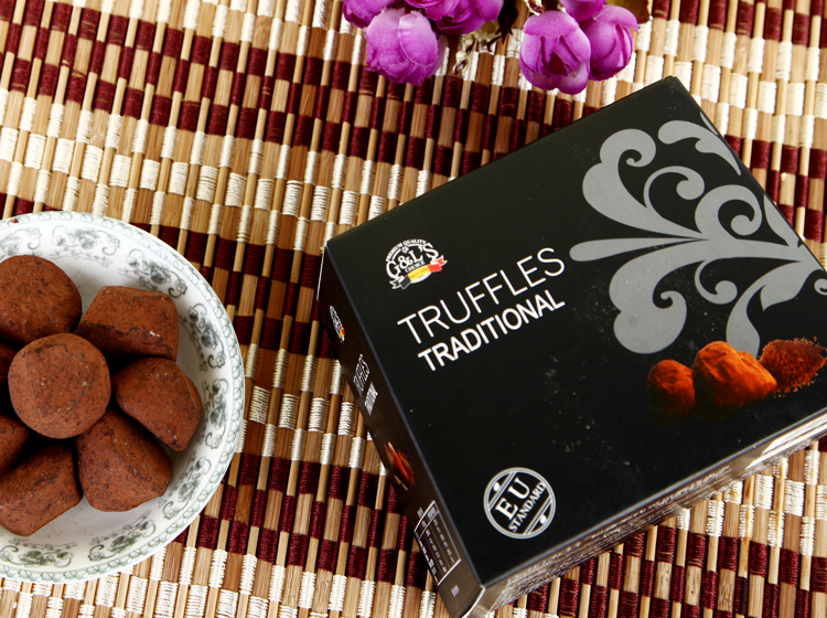 什么叫代可可脂巧克力 aca970dee6c52a456f01fd16442dee83.jpg