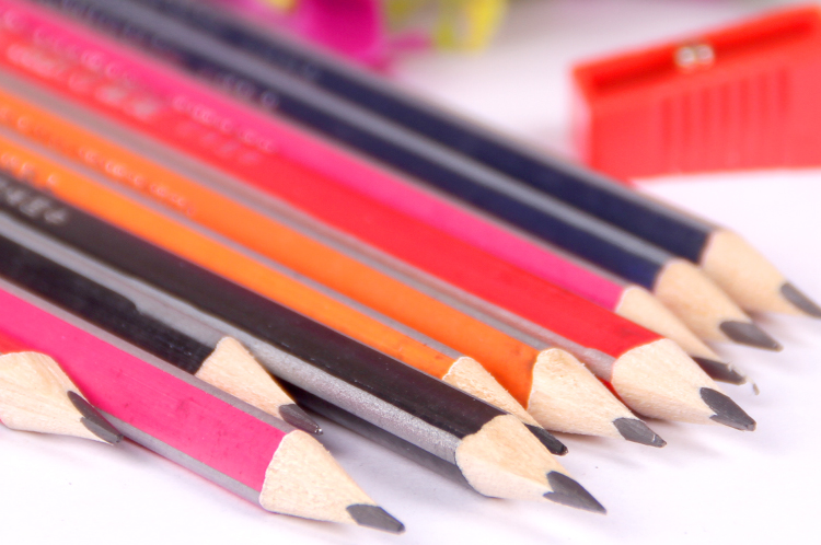 2b铅笔是什么铅笔图片 bfc0b5bdc5031739f9c43d2c7aa6f028.jpg